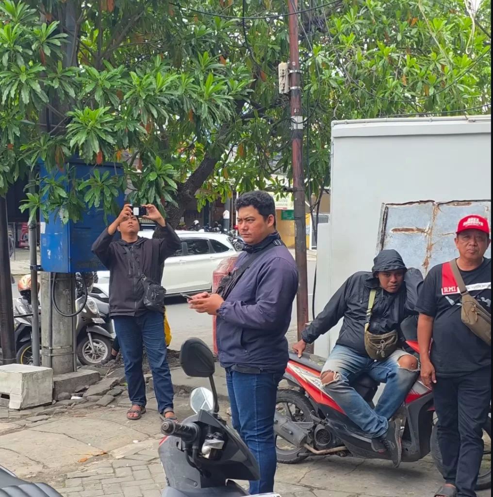 Mau Ambil Uang di ATM, Bonus Ancaman Di bVnVh Jukir