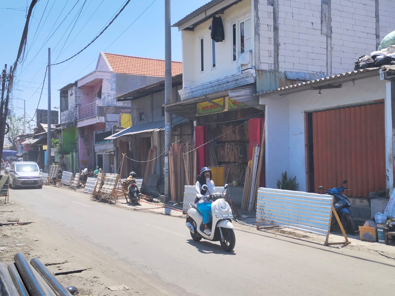 Eri Cahyadi Beri Waktu 1×24 Jam, Kontraktor Diminta Segera Aspal Jalan